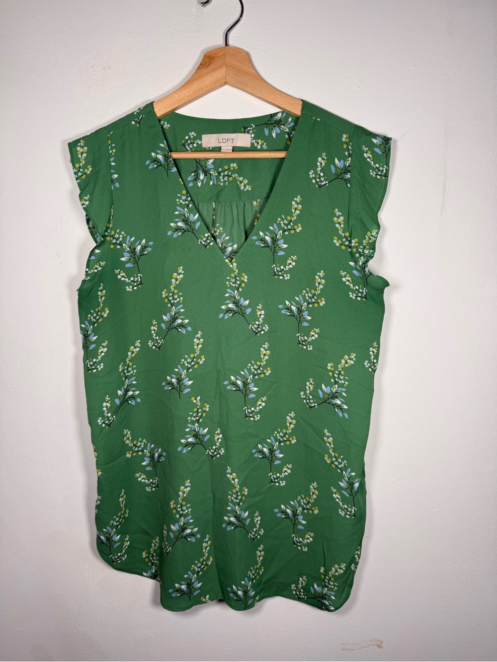 LOFT Green Floral V-Neck Cap Sleeve Top